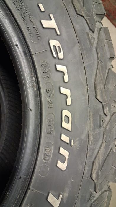 Vand cauciucuri AT 4 buc proape noi AT 265/65 R17.
Fără defect