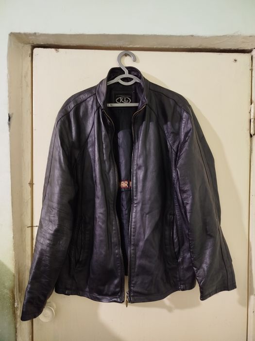 Продам замшевые и кожаные куртки.