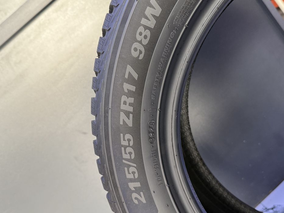 Kumho solus 4s ha32 R17
