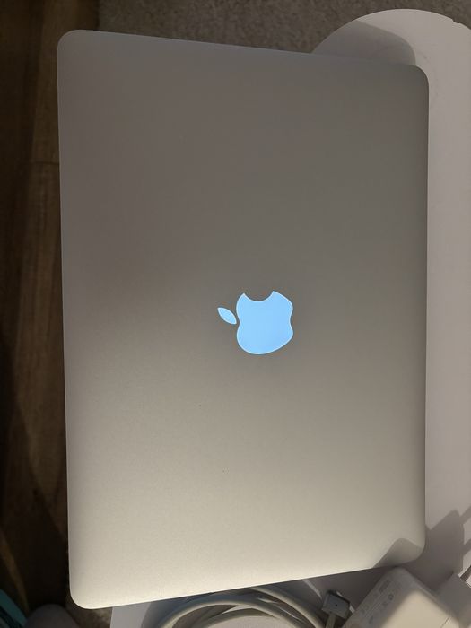 Macbook Air 13”(Early 2014) stare buna