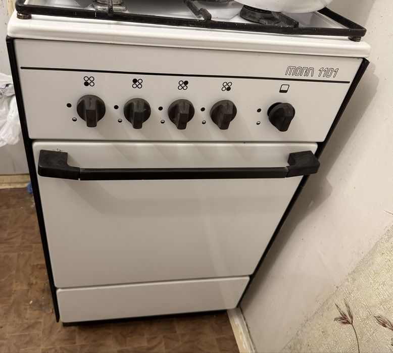 Продам газовую плиту