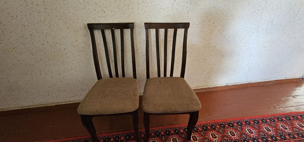 Стулья полумягкие