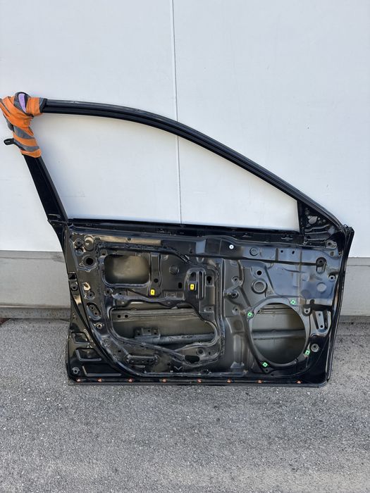 Toyota Camry 50,55 дверь