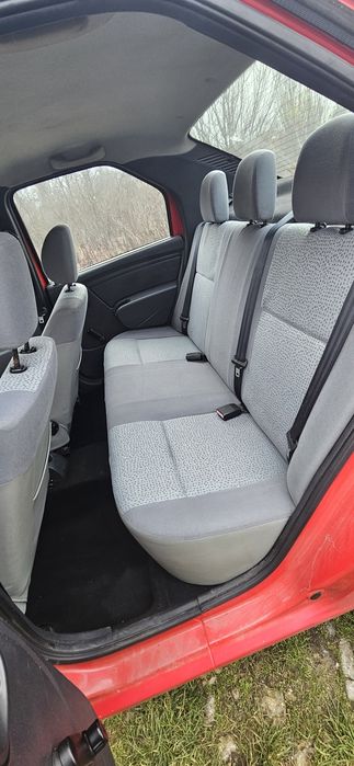 Dacia Logan 1.2i 2010