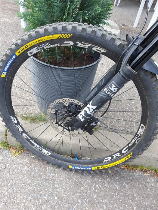 Vând bicicleta MTB/Downhill/Enduro TRANSITION SENTINEL