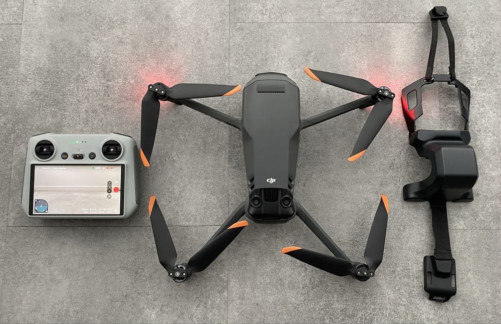 Продам дрон Dji mavic 3 pro fly more combo