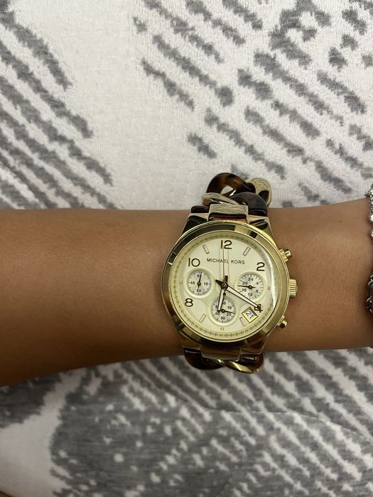 Часовник Michael Kors