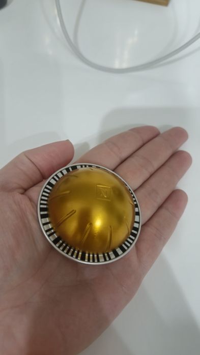Продам капсульную кофемашину Nespresso