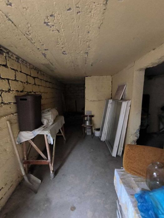 Sotiladi 1/1/4 kvartira Yunusobod 7 kvartal, AQSH elchixonasi oldida.