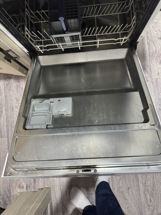 Посудомлечная машинка