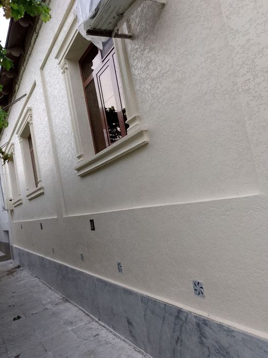 Травертен фасат ишлари сифатли ва ишончли енг охирги дезайинда.