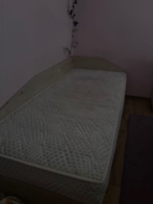 Единично легло с повдигащ механизъм и матрак (90/200 см)