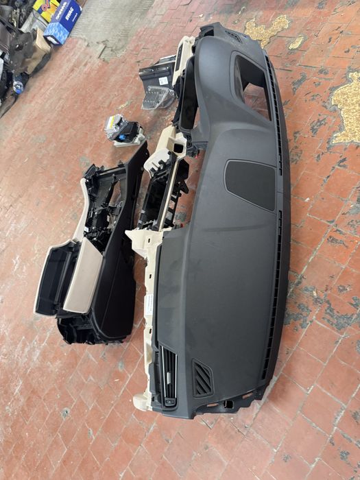 Арматурно  табло за бмв ф10 ф11 за хедъп