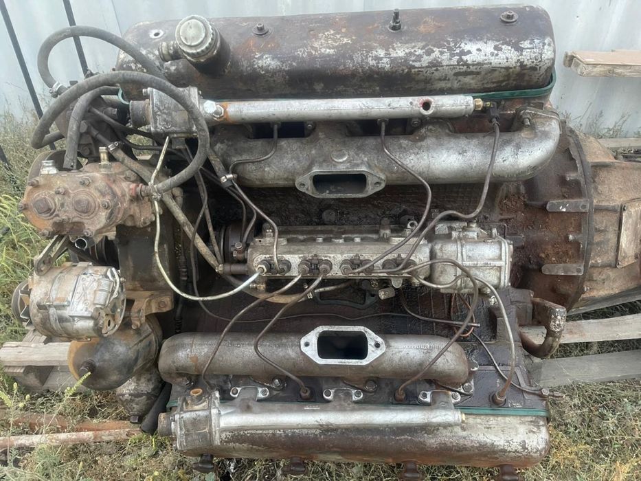 Продам двигатель с коробкой передач (б/у)