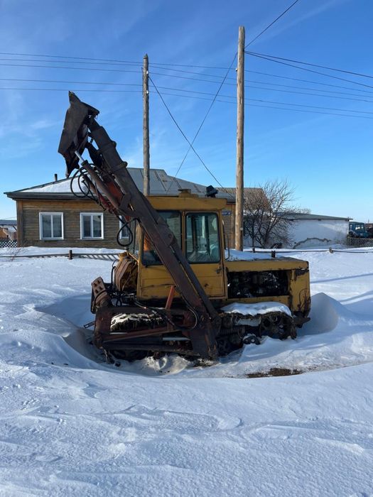 Продается трактор ДТ 75, с мех лопатой, на ходу, обращаться по номеру