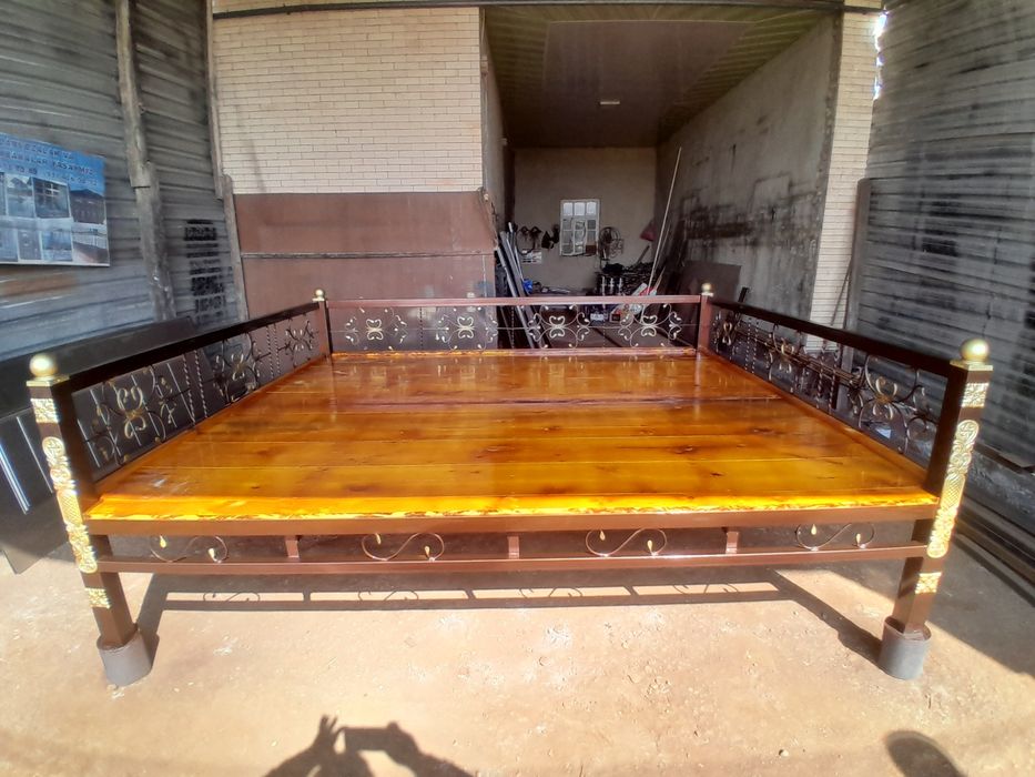 Temir kravatlar sotiladi