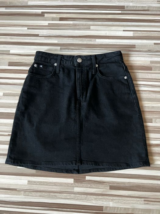 дамски поли Calvin Klein, Boss, Levi’s