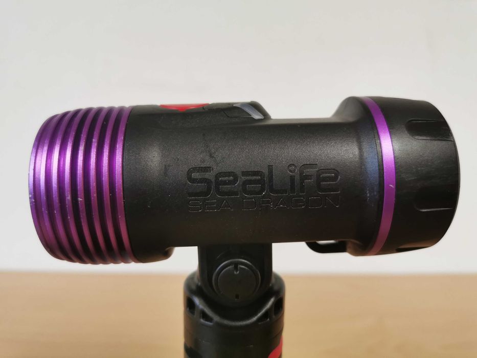 Осветление за наблюдение при гмуркане и флуоресцентна фотография