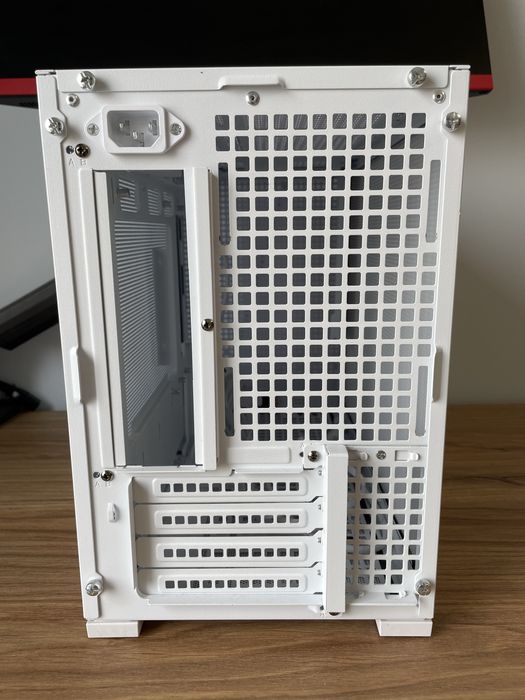 белый корпус jonsbo d32 pro