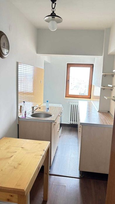 Persoană fizică. Dau în chirie apartament de 1 camera, decomandat, mobilat, utilat în suprafată de 45 mp.