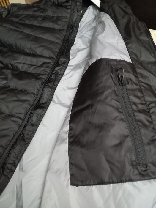 Мъжко черно яке.