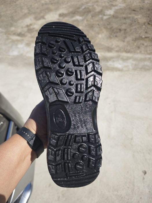 Продам спец обувь