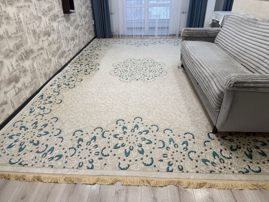 Продается ковер 3х5 в хорошем состоянии