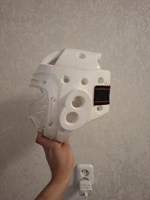 Закрытый шлем для ТАЭКВОНДО