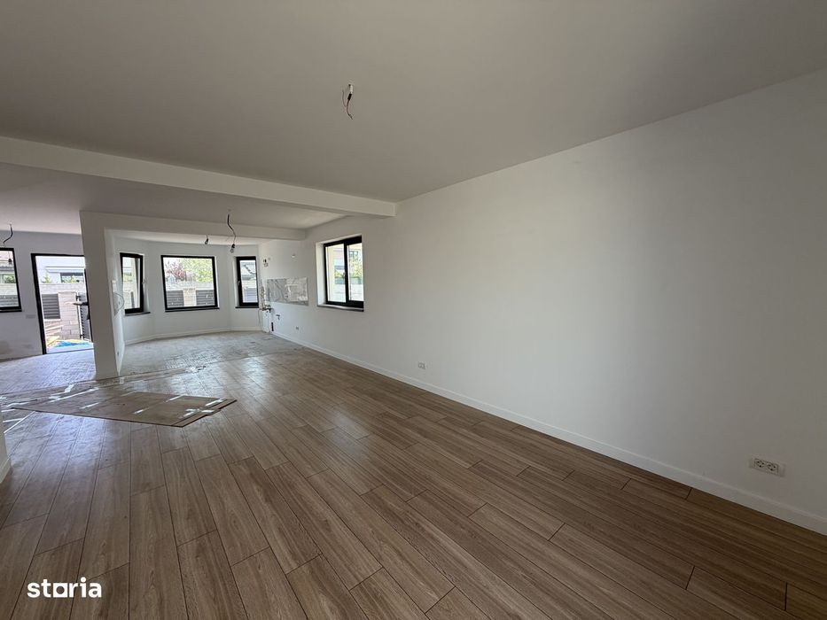 Vila tip duplex P+1+M / Bragadiru Cartierul Independentei / statie stb