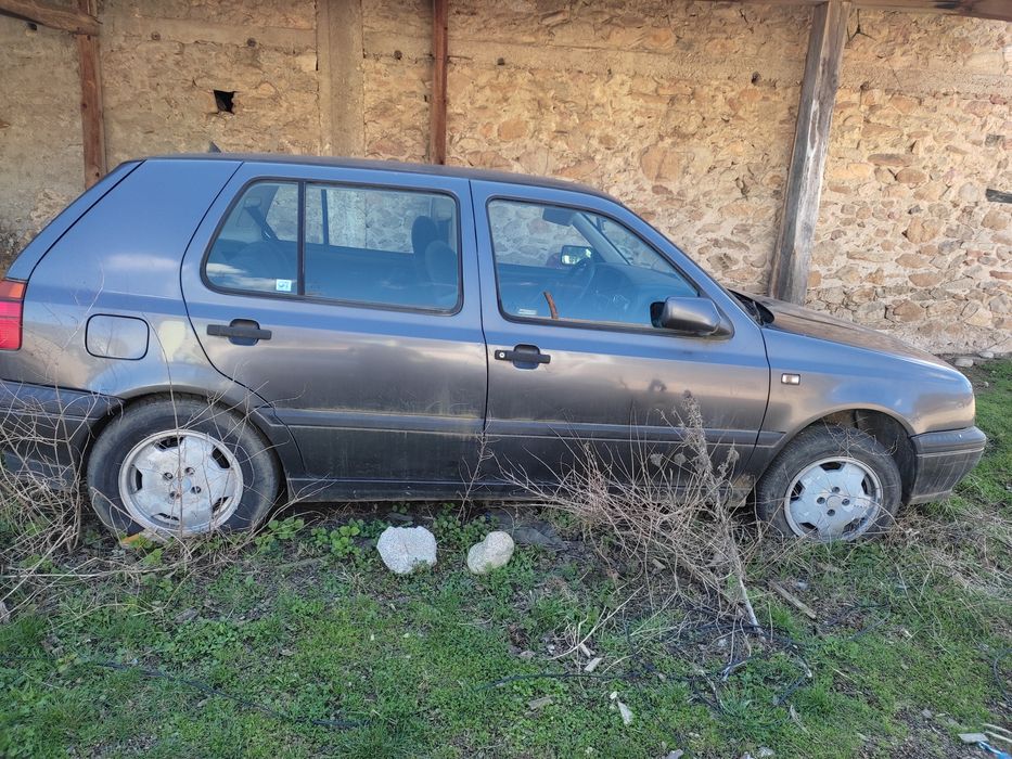• VW GOLF 3 (1.6  бензин 75кс. 93г.)  на ЧАСТИ също така венто и поло