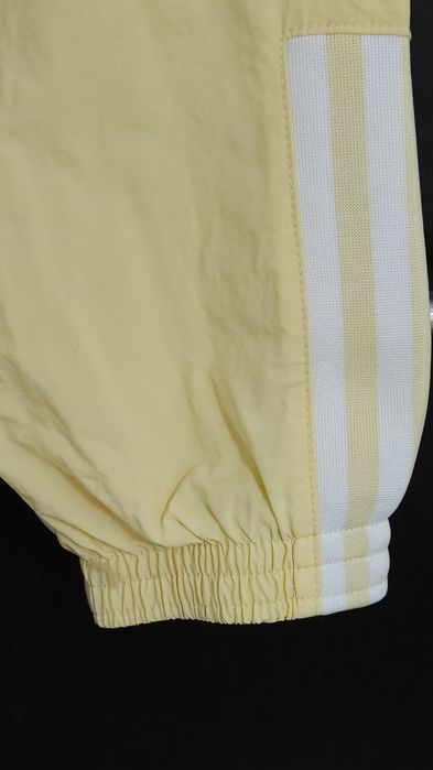 Pantaloni pentru femei Adidas Originals S/M