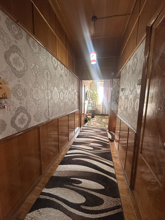 Квартира 2/5/5 сотилади!Кора-Сув 1