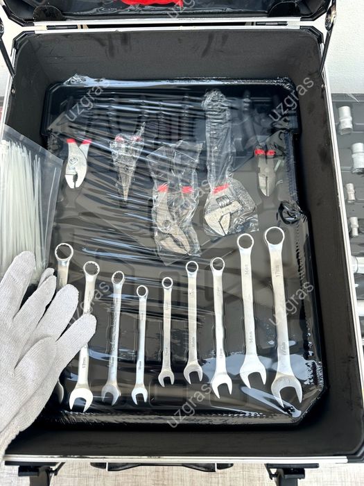 Бепул доставка ключ набор 213 персон в большом чемодане оригинал новый