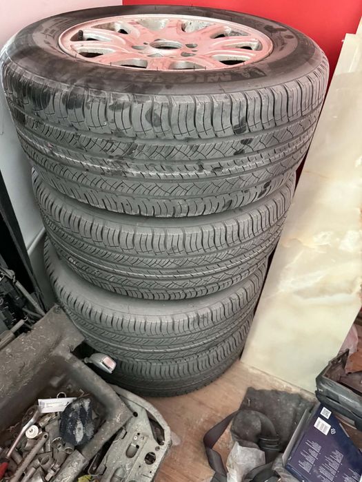 Гуми с джанти 235/60/R 16