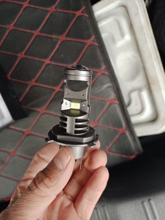 Продам лэд лампы Н4