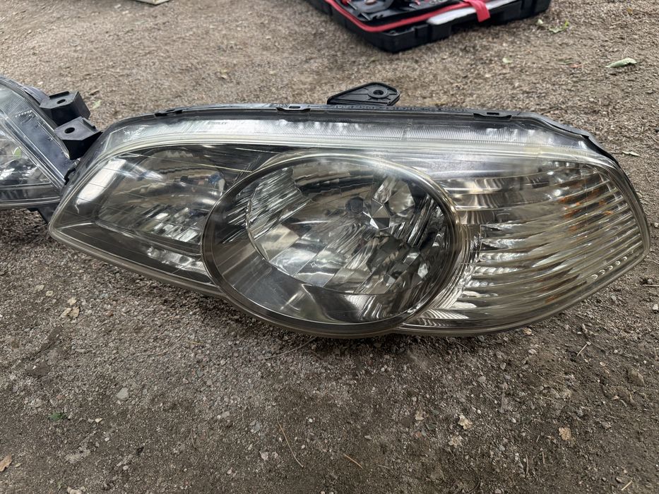 Фары Honda Odyssey 2002 года