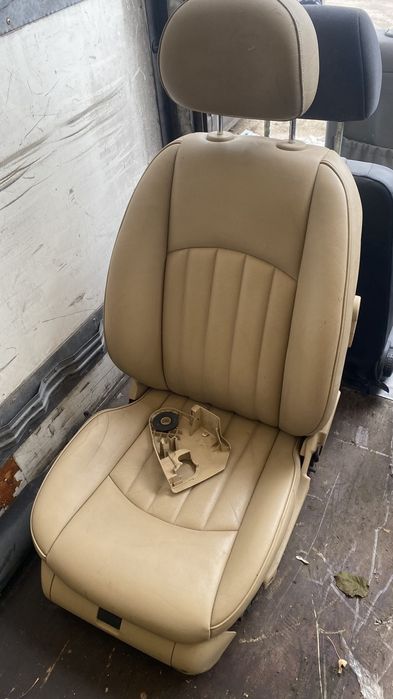 Цял салон за Mercedes w219