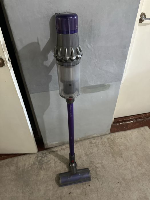 Dyson пылесос.