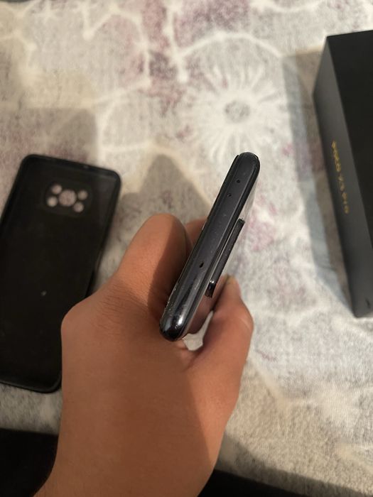 В продаже телефон Poco x3pro