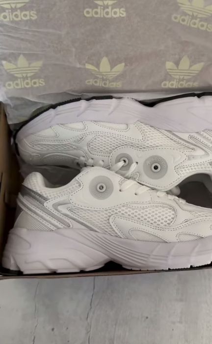 Продам кроссовки Adidas размеры 41-44