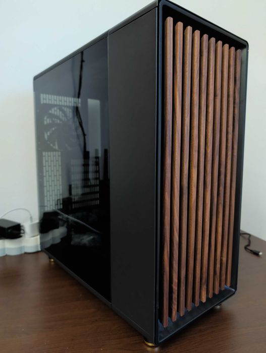 Carcasa PC Fractal North