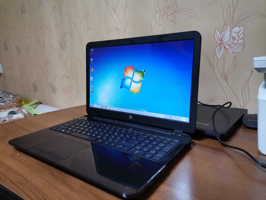 Ноутбук Hp, Ssd 120 Гб HD 320 ГБ.