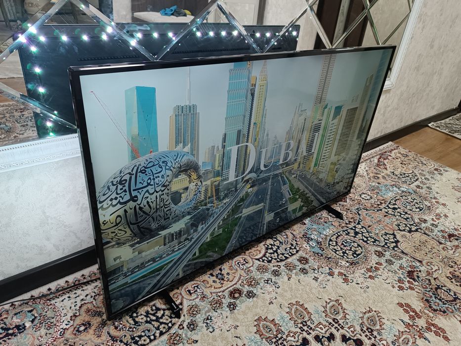 ТЕЛЕВИЗОР Philips Смарт Ambilight большой.