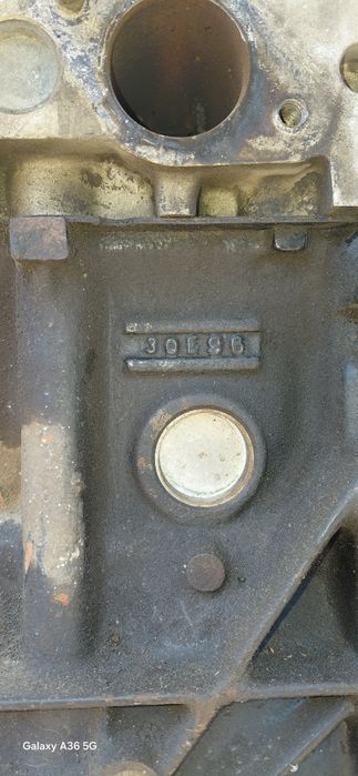 Двигатель мерседес 103 3л.