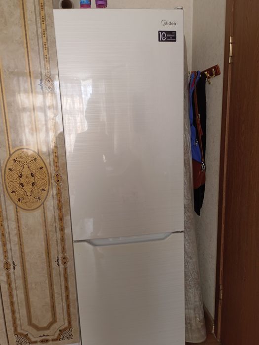 Продам холодильник Midea