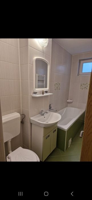 Închiriez garsoniera confort 1