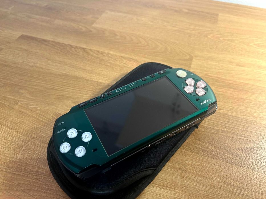 PSP 3000 Spirited Green — culoare imposibil de găsit | Japonia