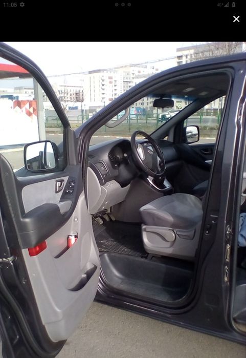 VIND MICROBUS-DUBĂ Este cu 8-Locuri Proprietar Acte La zi