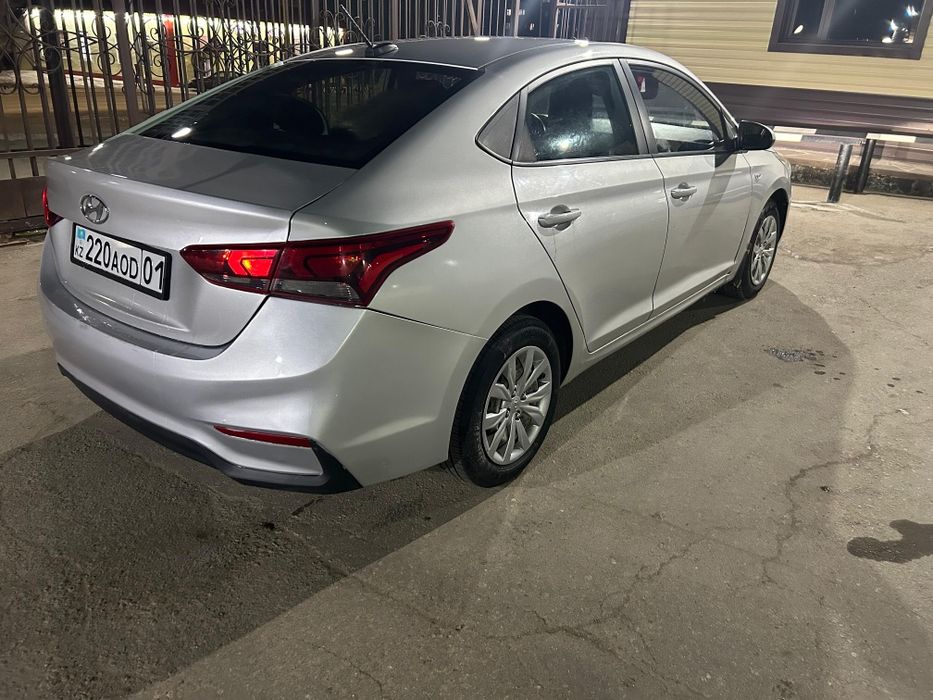 Хюндай акцент продаю