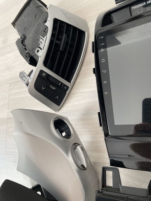 Панель от Ланд крузер 200